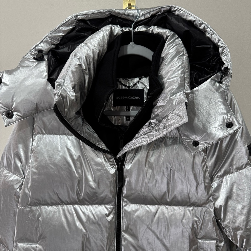 Metalic Silver Puffer Coat Size Medium BCBG Maxazria - Picture 3 of 10
